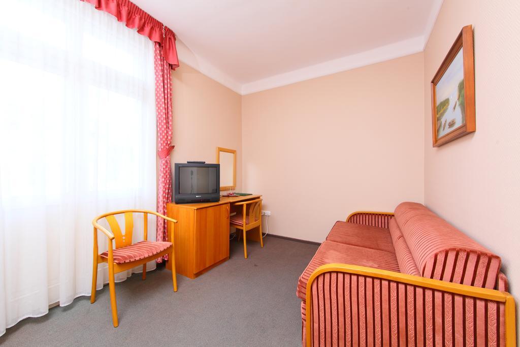 באלאטונפורד Hotel Blaha Lujza חדר תמונה