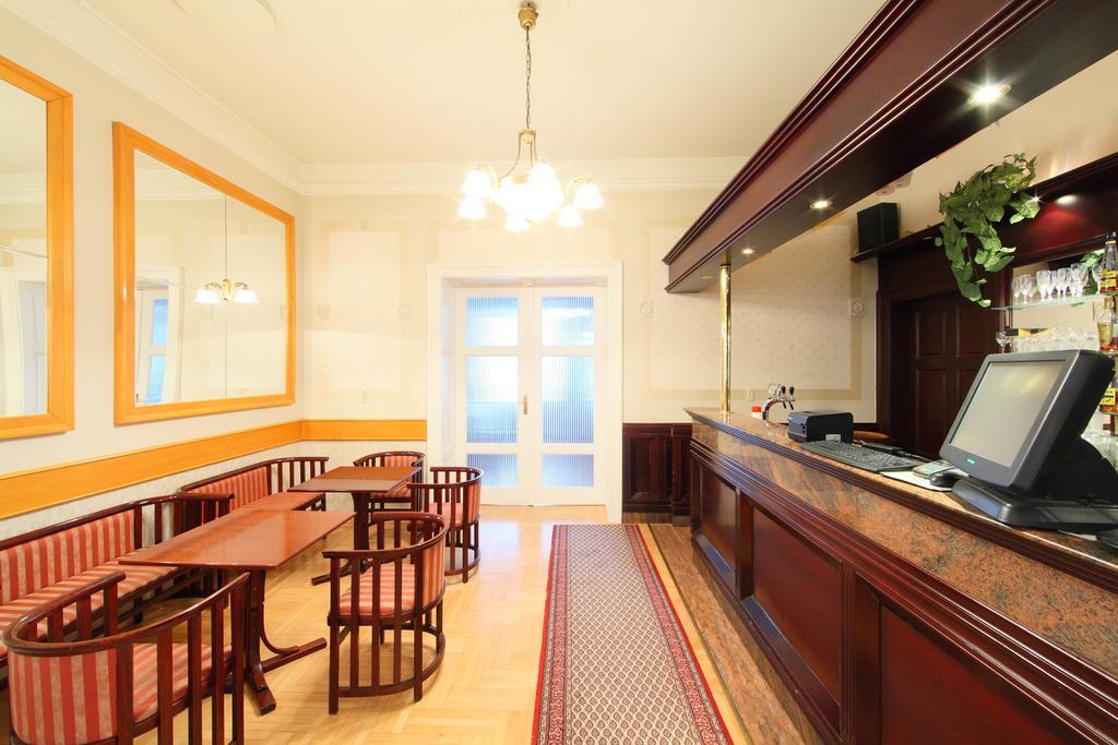 באלאטונפורד Hotel Blaha Lujza מראה חיצוני תמונה