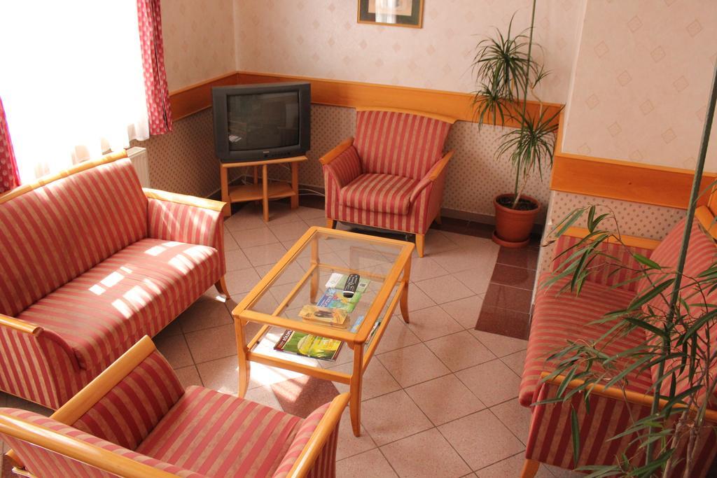 באלאטונפורד Hotel Blaha Lujza מראה חיצוני תמונה