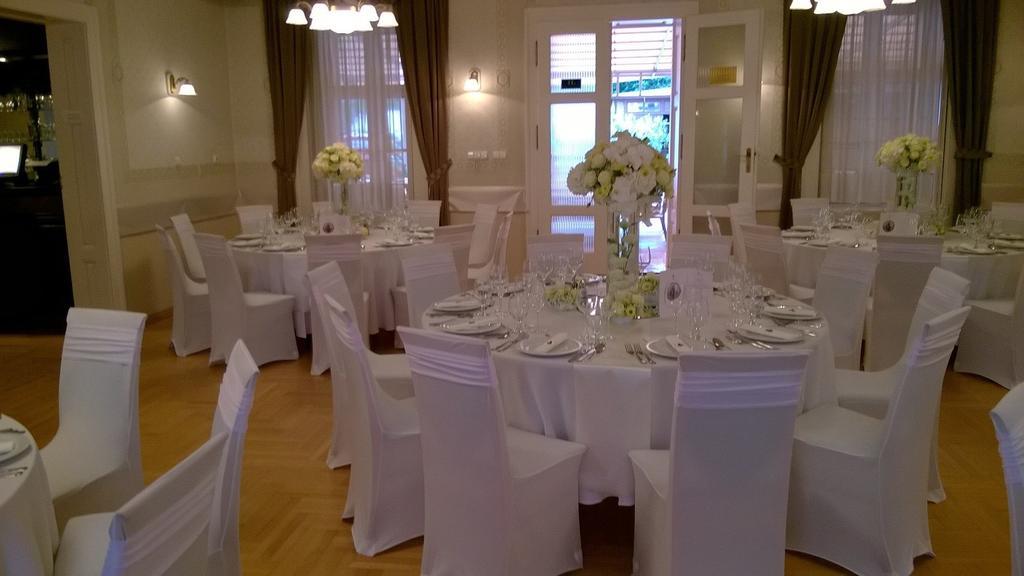 באלאטונפורד Hotel Blaha Lujza מראה חיצוני תמונה
