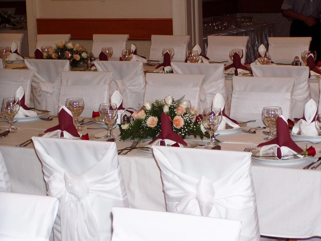 באלאטונפורד Hotel Blaha Lujza מראה חיצוני תמונה