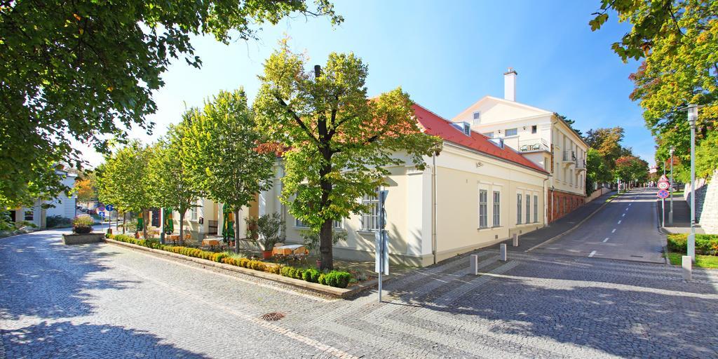 באלאטונפורד Hotel Blaha Lujza מראה חיצוני תמונה