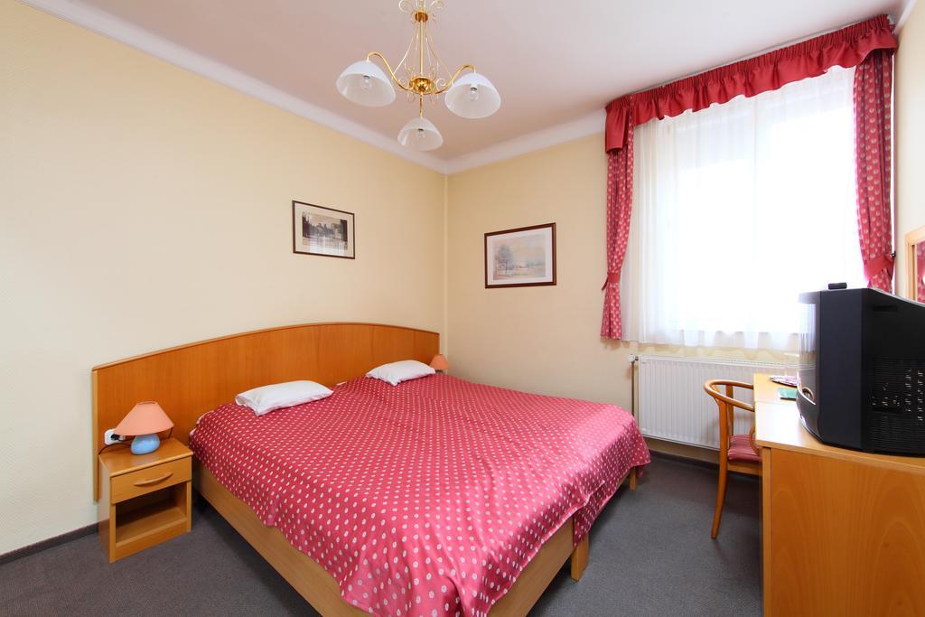 באלאטונפורד Hotel Blaha Lujza מראה חיצוני תמונה