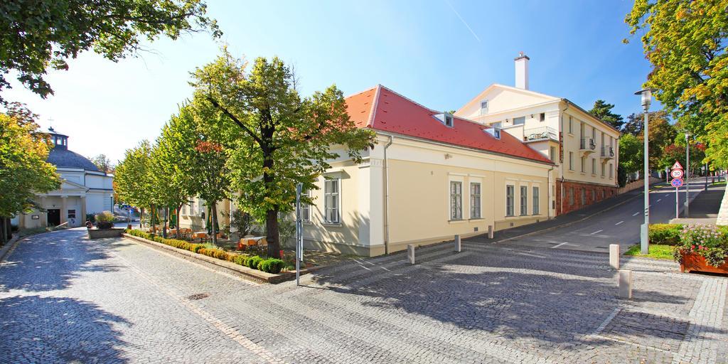 באלאטונפורד Hotel Blaha Lujza מראה חיצוני תמונה